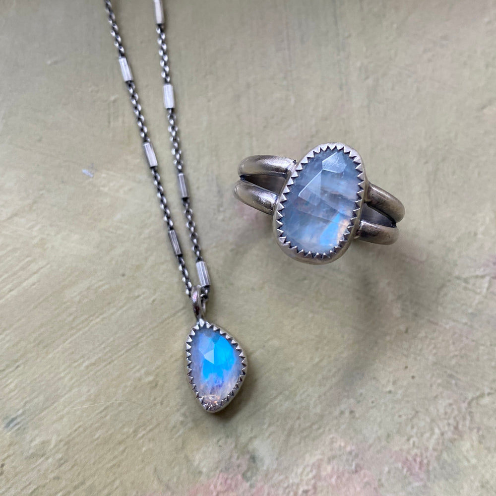 NEW Rainbow Moonstone Ring