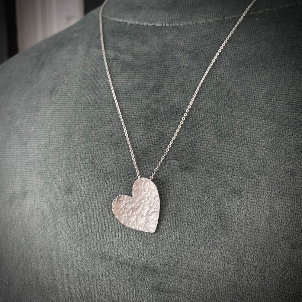 Dainty Floating Heart Necklace, Sterling Silver Open Heart Pendant,  Whimsical Heart Charm, Love Charm, Minimalist Necklace, Women, Daughter -  Etsy