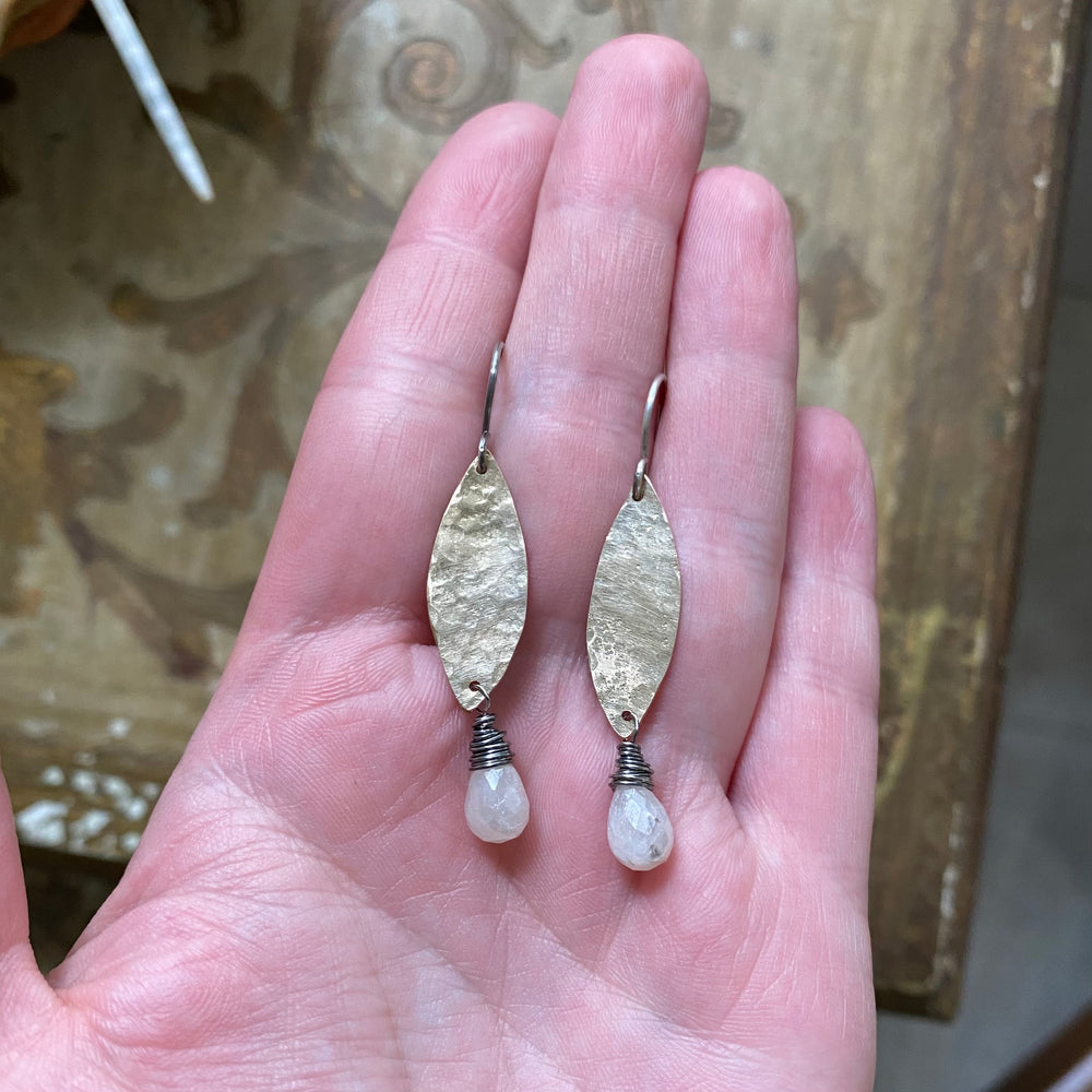 Lure Dangle Earrings in Corundum